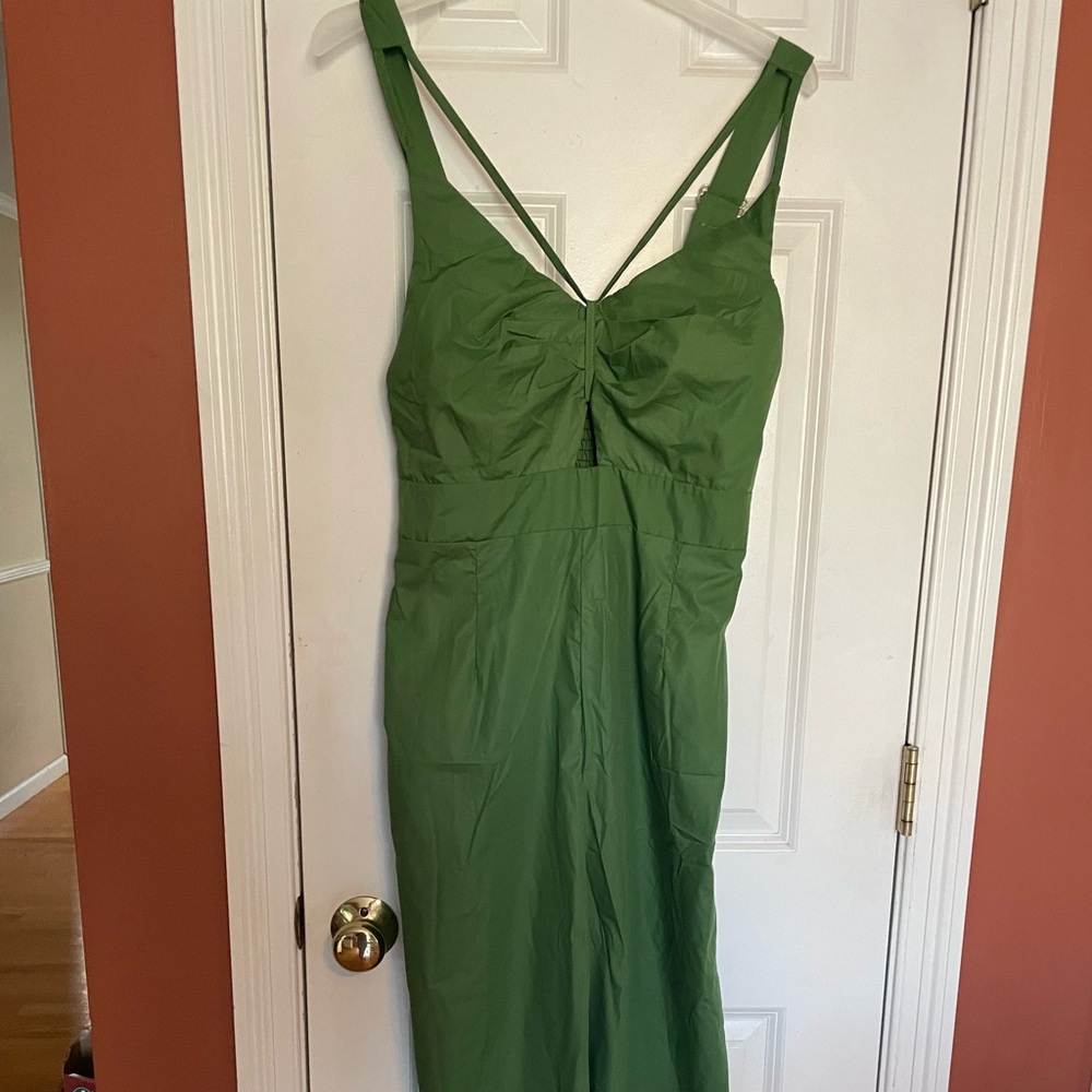 Size XL women’ jumpsuit, NWOT, green lightweight jumpsuit